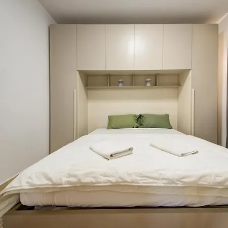 Point G&v Sea Front Bugibba Apartment