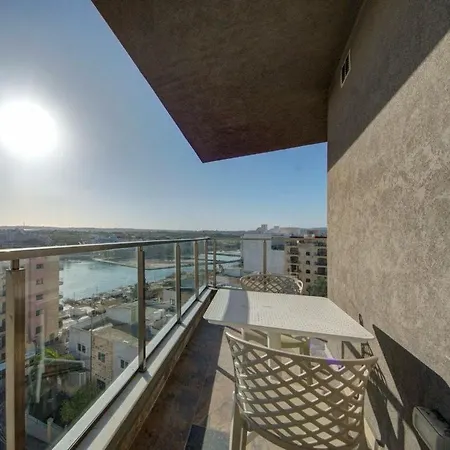 Sea View 2br - Large Balcony In Qawra *