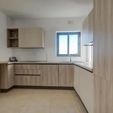 Sea View 2br - Large Balcony In Qawra *